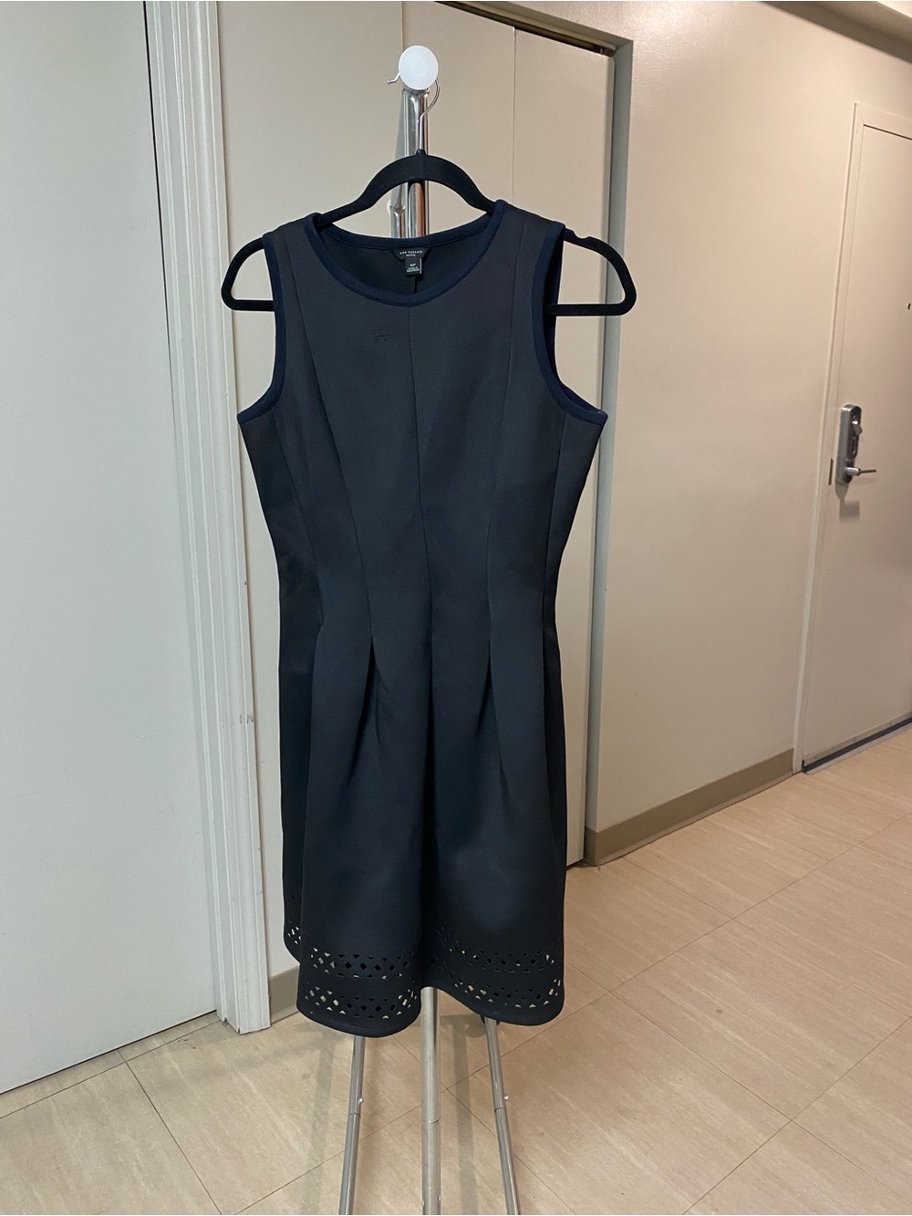 Ann Taylor Black Sleeveless Midi Dress with Laser-Cut Hem